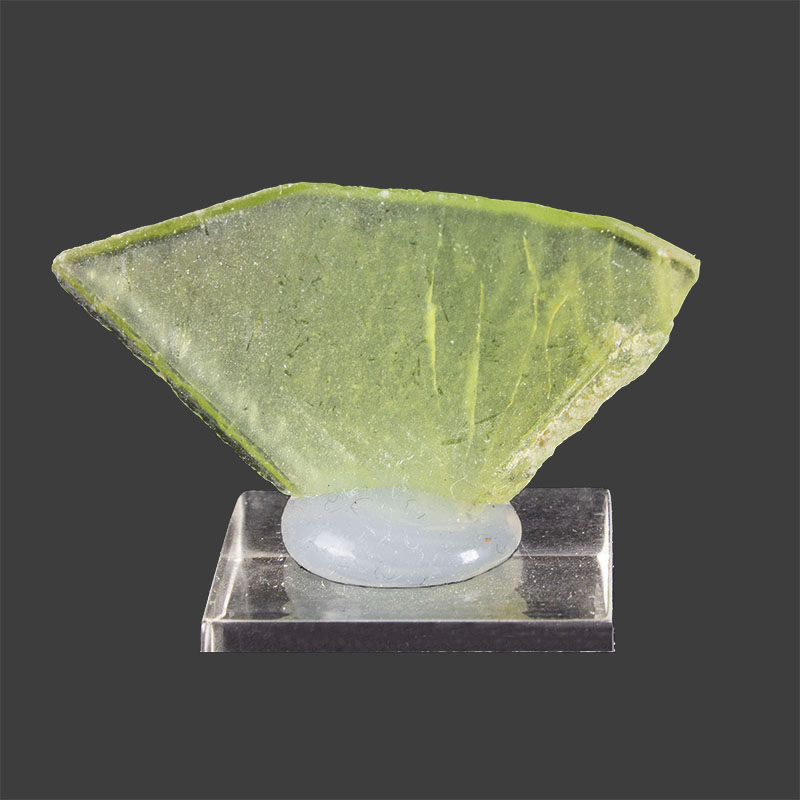Petit minéraux de Sphène de Madagascar pour enrichir votre collection.